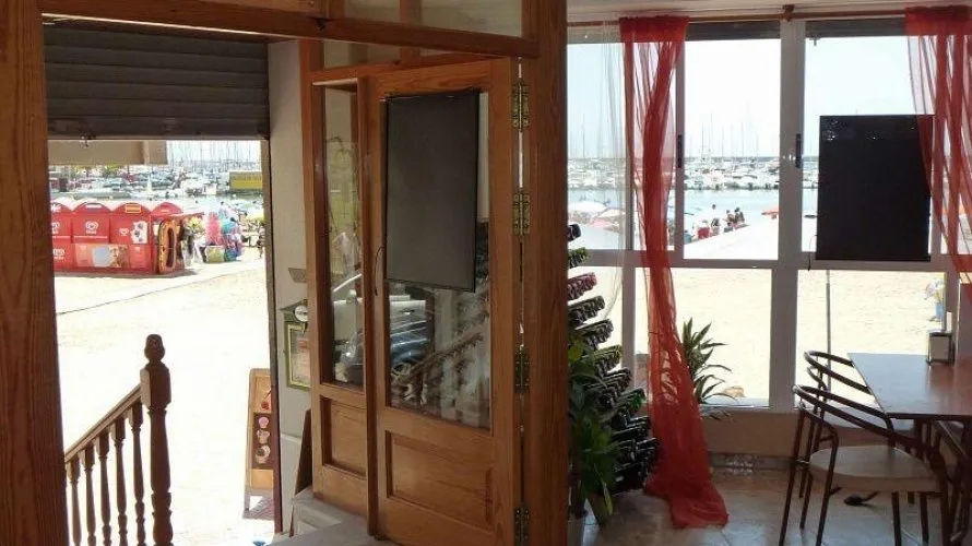 Commercial property de 400m² à Torrevieja, Spain No. 584 № 17
