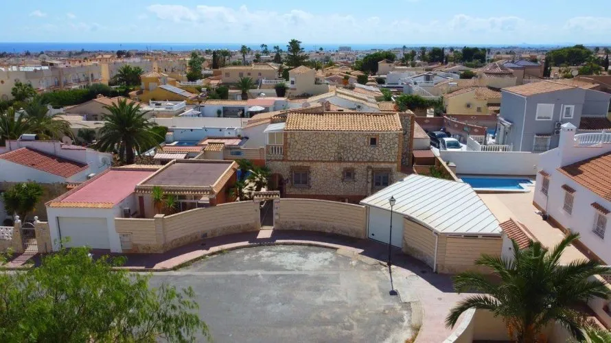 Villa de 4 chambres à Alicante, Spain No. 869 № 2