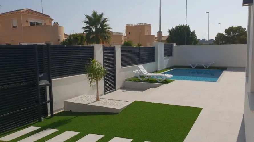 Villa de 3 chambres à Pinar De Campoverde, Spain No. 358 № 20