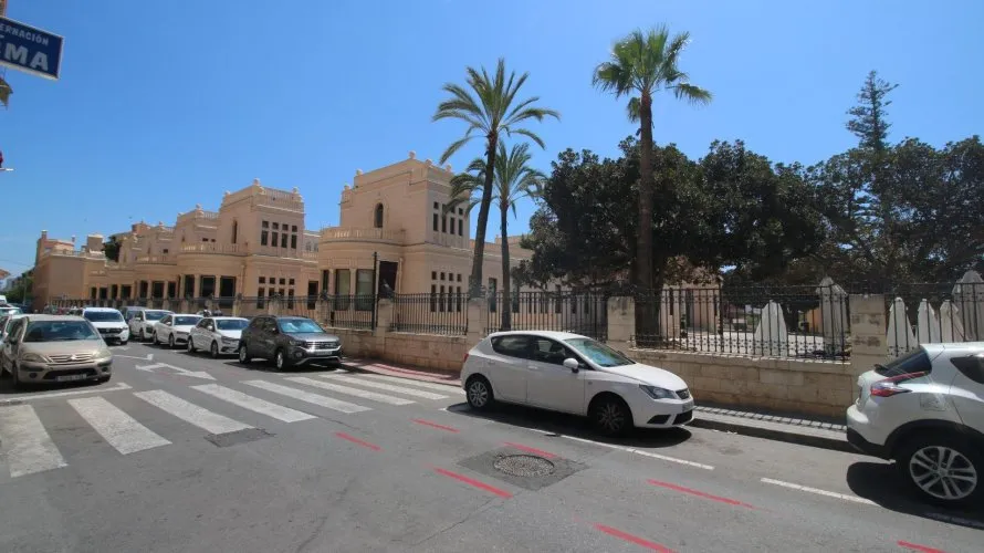Commercial property de 24 chambres à Alicante, Spain No. 451 № 5