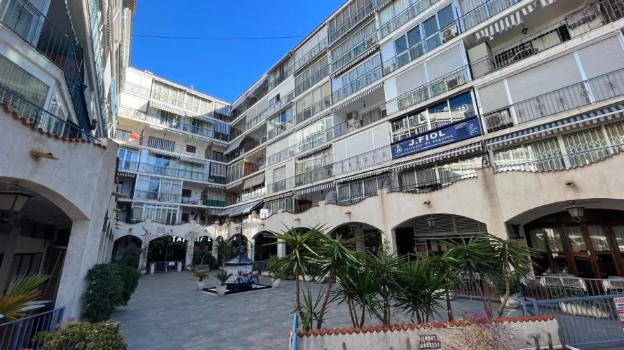 Commercial property de 347m² à Benidorm, Spain No. 536 № 15