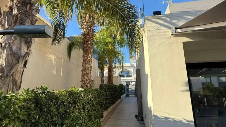 Villa de 3 chambres à Ciudad Quesada, Spain No. 906 № 26