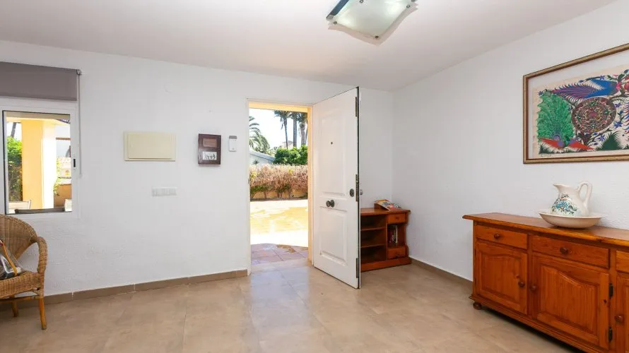 Villa de 293m² à La Zenia, Spain No. 1443 № 3