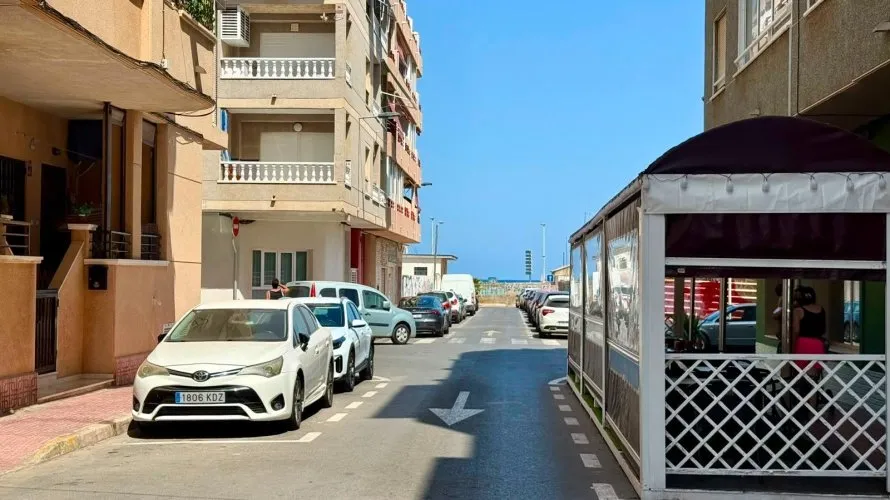 Apartment de 2 chambres à Torrevieja, Spain No. 3066