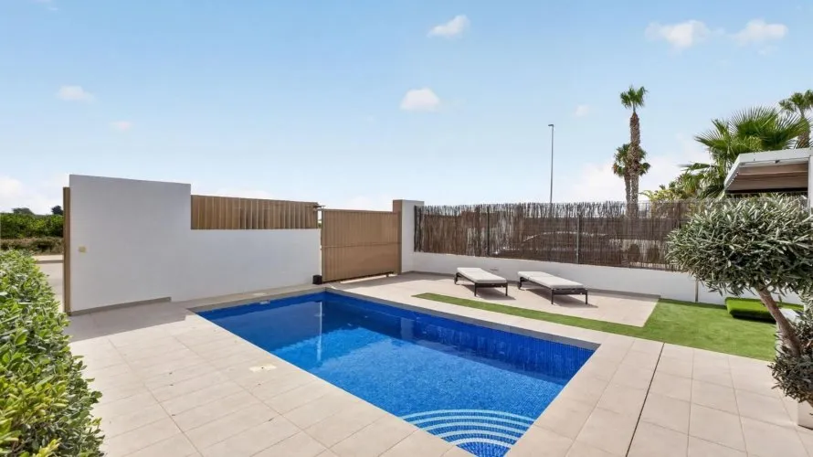 Villa de 178m² à Guardamar del Segura, Spain No. 3053 № 27