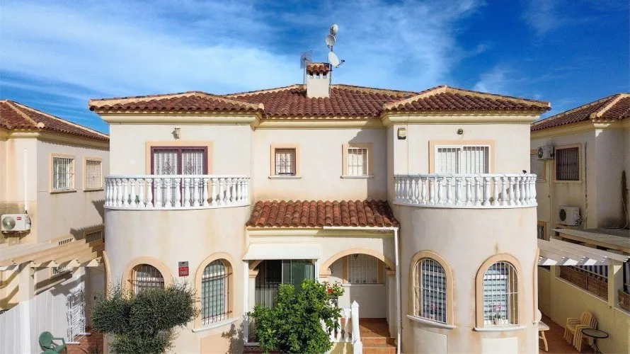 House de 3 chambres à Torrevieja, Spain No. 3179 № 2