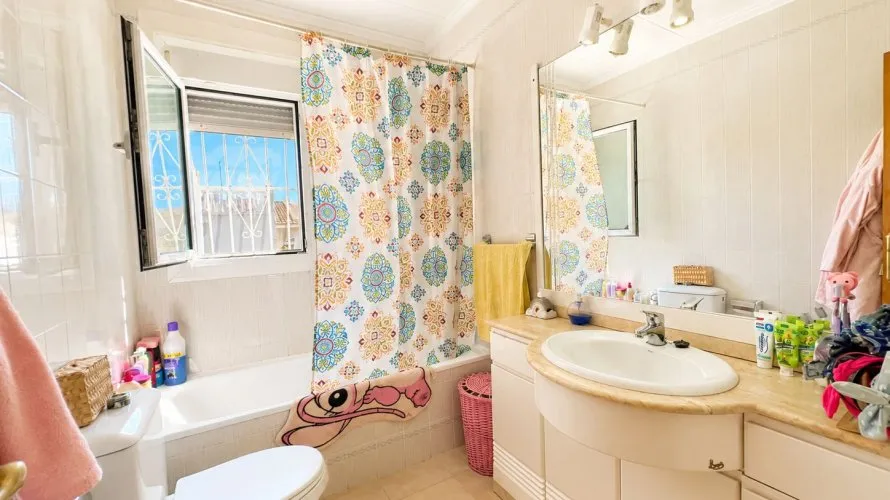 Villa de 200m² à Torrevieja, Spain No. 3088 № 12