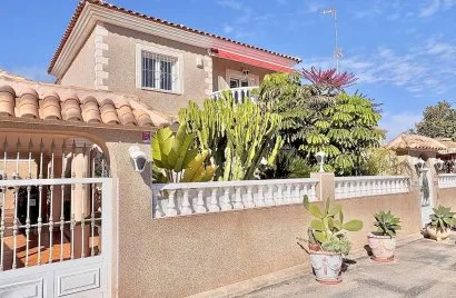 Villa de 2 chambres à Torrevieja, Spain No. 3157