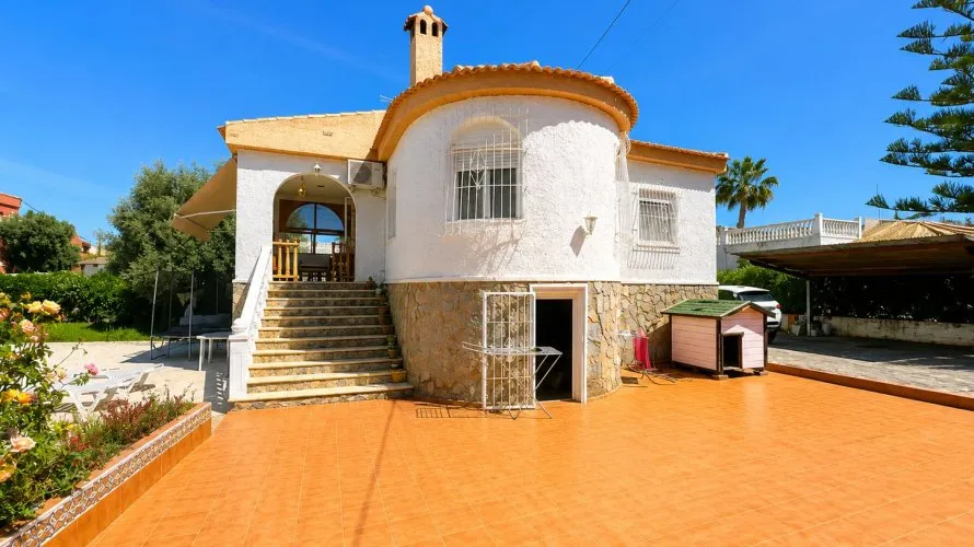 Villa de 200m² à Torrevieja, Spain No. 3088