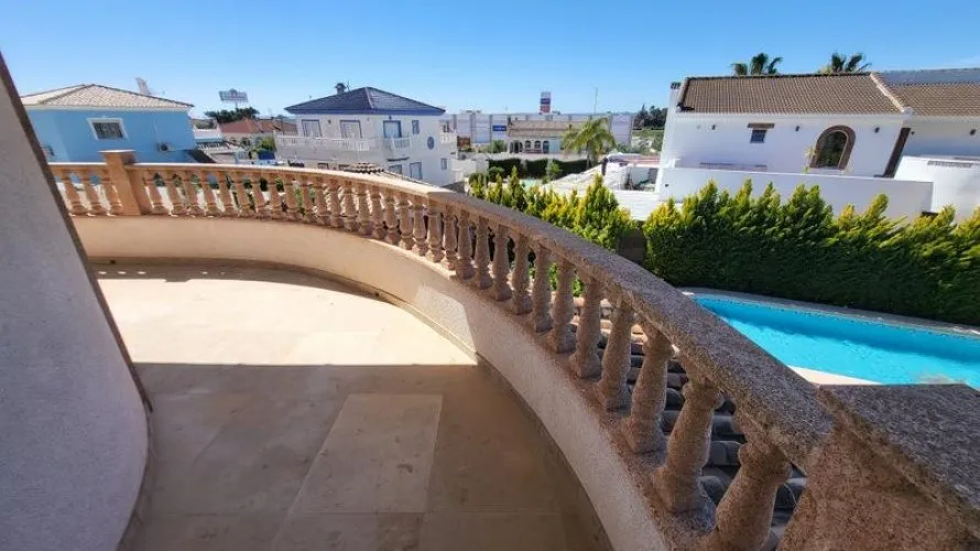 Villa de 4 chambres à Rojales, Spain No. 3165 № 22
