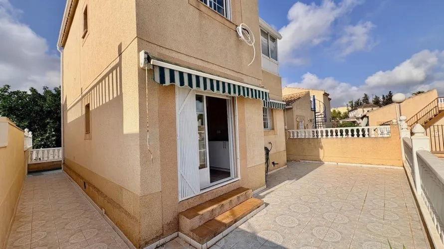 House de 4 chambres à Torrevieja, Spain No. 3115 № 1