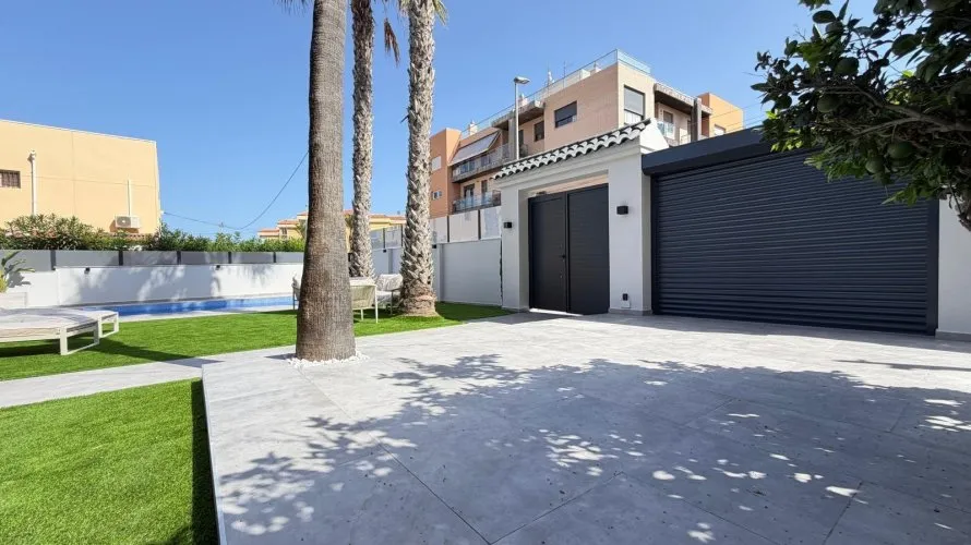 Villa de 4 chambres à Torrevieja, Spain No. 3132 № 5