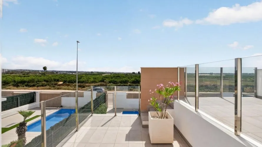Villa de 178m² à Guardamar del Segura, Spain No. 3053