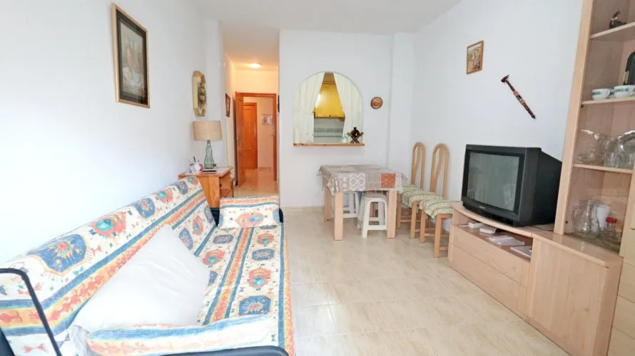 Apartment de 2 chambres à Torrevieja, Spain No. 3184