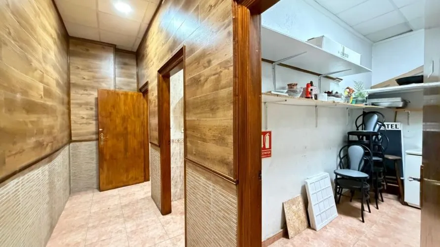 Commercial property de 98m² à Torrevieja, Spain No. 3342 № 8