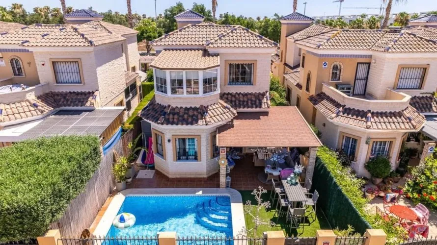 Villa de 3 chambres à Guardamar del Segura, Spain No. 3390 № 3