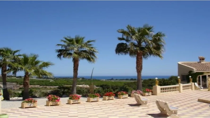 5 bedrooms villa for sale, L'Alfàs del Pi, Spain No. 493 № 2