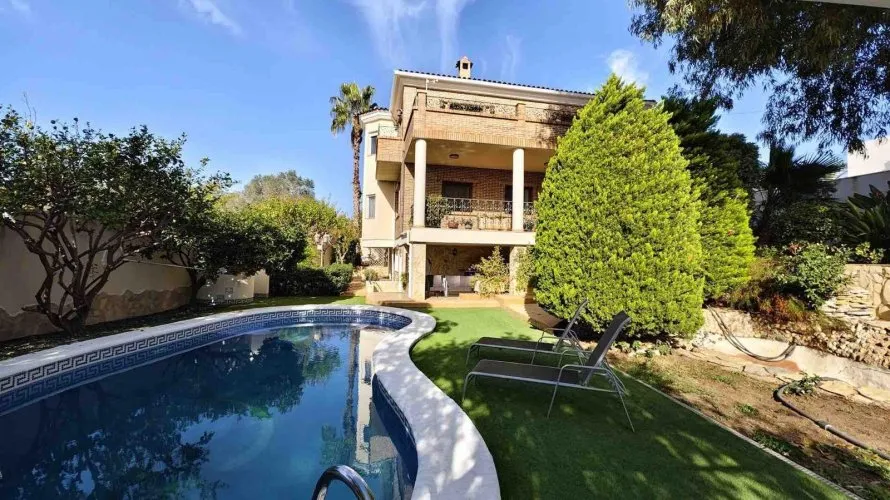 5 bedrooms villa for sale, Ciudad Quesada, Spain No. 109 № 1