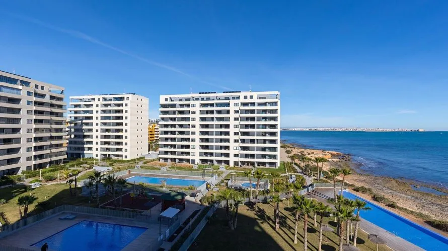 2 bedrooms apartment for sale, Torrevieja, Spain No. 1238