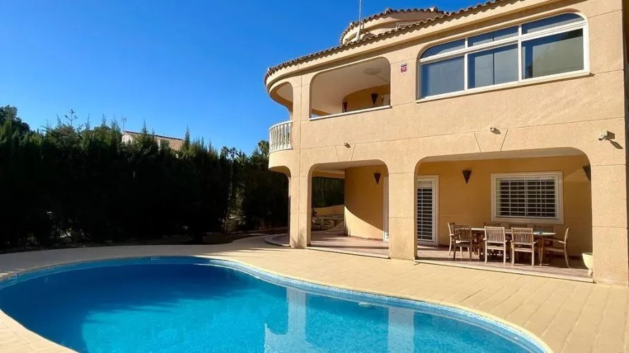 4 bedrooms villa for sale, Torrevieja, Spain No. 103 № 2