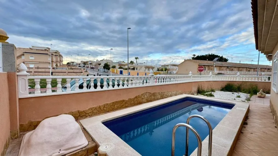 3 bedrooms apartment for sale, Torrevieja, Spain No. 1088