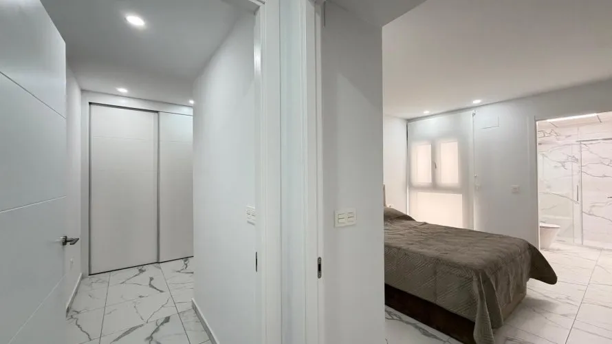 2 bedrooms apartment for sale, Torrevieja, Spain No. 1055 № 2