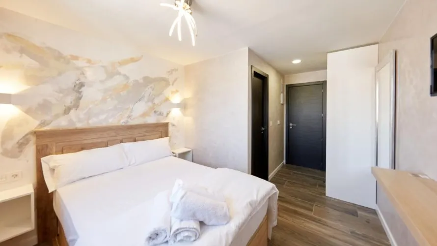 19 bedrooms hotel for sale, Cabo De Las Huertas, Spain No. 1276 № 20