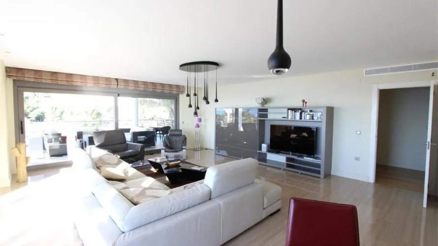 260m² apartment for sale, El Mascarat, Spain No. 970 № 1