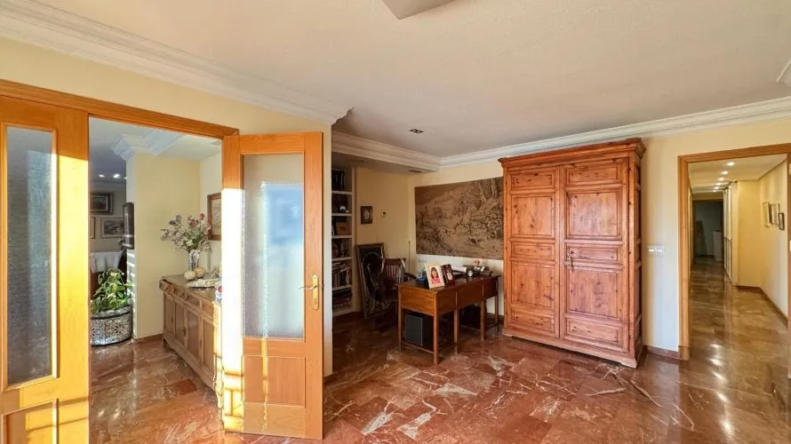 4 bedrooms apartment for sale, Torrevieja, Spain No. 85 № 18