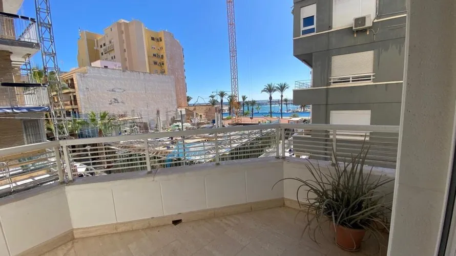 4 bedrooms apartment for sale, Torrevieja, Spain No. 817 № 20