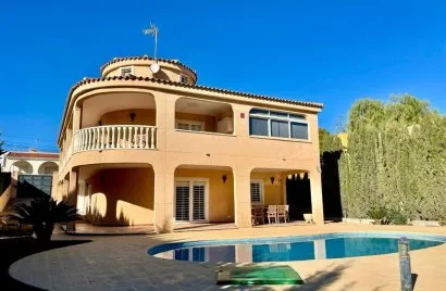 4 bedrooms villa for sale, Torrevieja, Spain No. 103