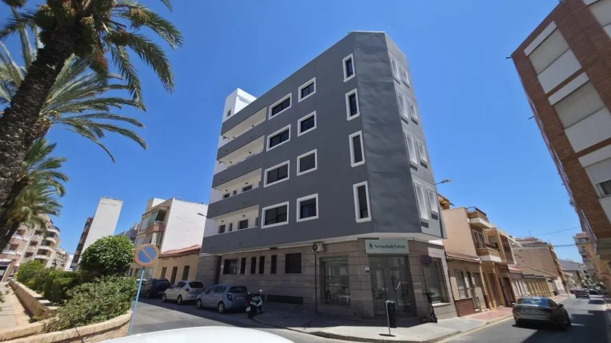 3 bedrooms apartment for sale, Torrevieja, Spain No. 1625