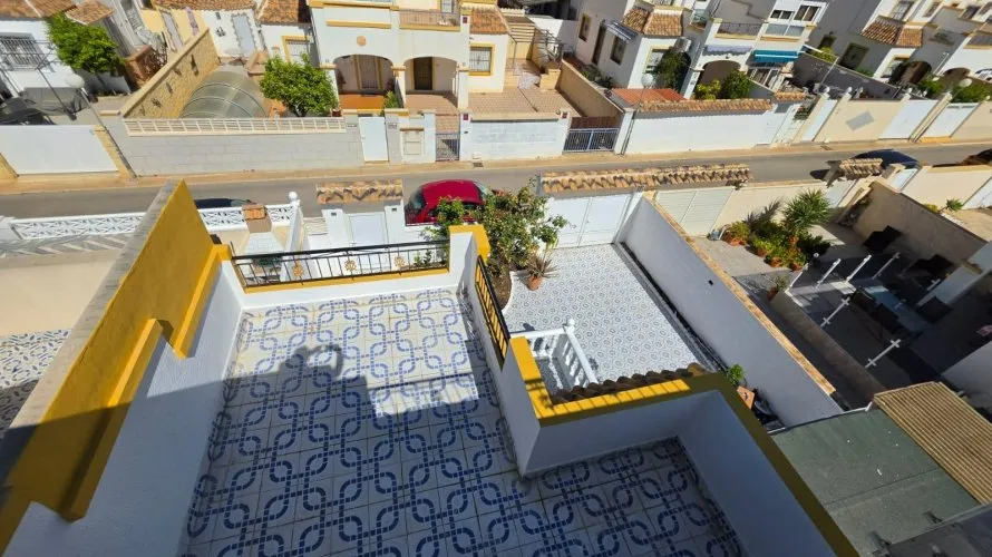 3 bedrooms house for sale, Torrevieja, Spain No. 1153 № 2