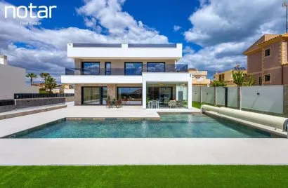 234m² villa for sale, Torrevieja, Spain No. 1619