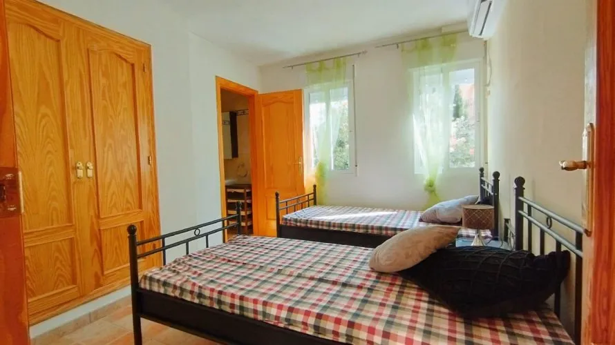 8 bedrooms villa for sale, Maryvilla, Spain No. 423 № 10