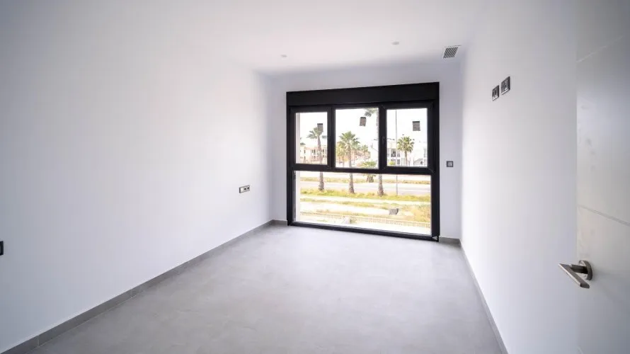 3 bedrooms villa for sale, Torrevieja, Spain No. 424 № 11