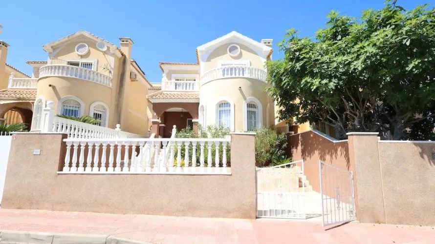 3 bedrooms apartment for sale, Campoamor, Spain No. 1598 № 18
