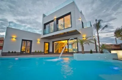 157m² villa for sale, La Zenia, Spain No. 258