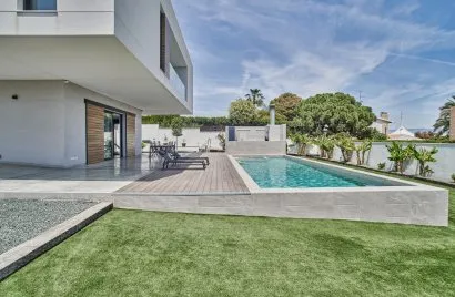 5 bedrooms villa for sale, Alicante, Spain No. 1590