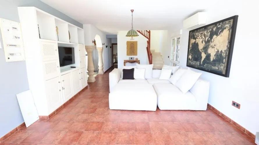 4 bedrooms apartment for sale, Villamartin, Spain No. 818 № 2