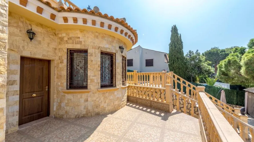 4 bedrooms villa for sale, Campoamor, Spain No. 1398 № 23