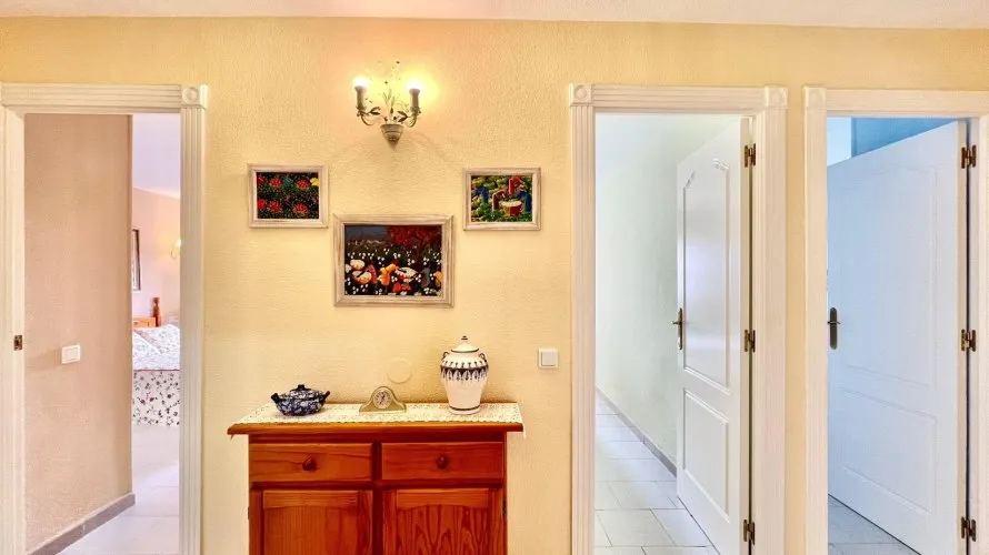 3 bedrooms apartment for sale, Torrevieja, Spain No. 1050 № 28