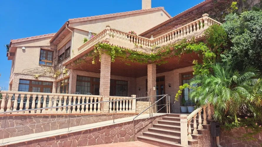 871m² commercial property for sale, La Zenia, Spain No. 96 № 1