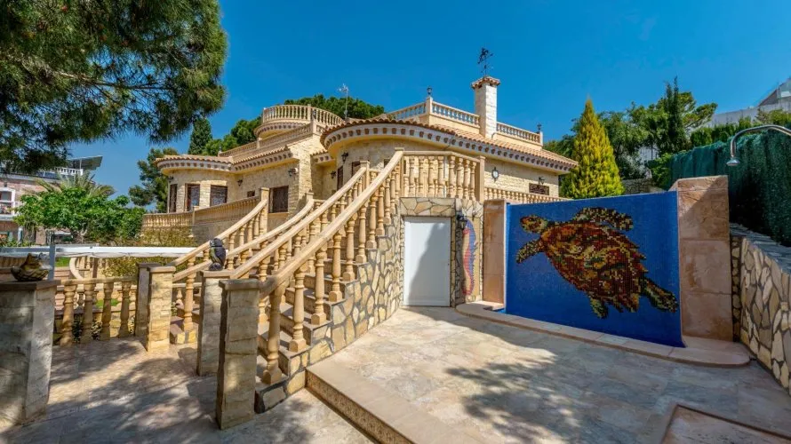4 bedrooms villa for sale, Campoamor, Spain No. 1398 № 25