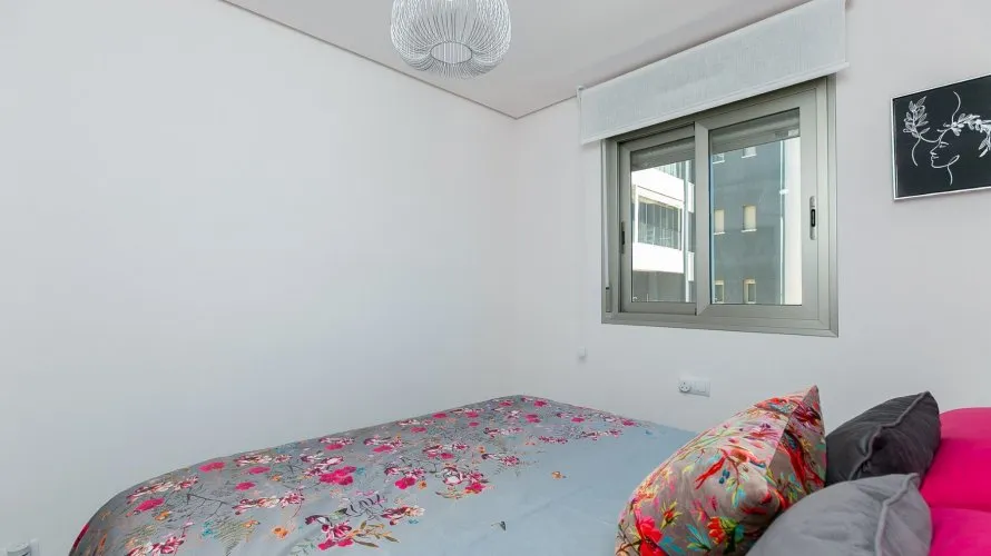 82m² apartment for sale, Alicante, Spain No. 956 № 2