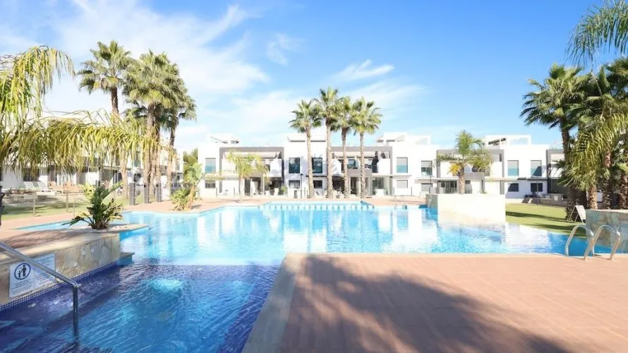 2 bedrooms apartment for sale, La Zenia, Spain No. 991 № 17