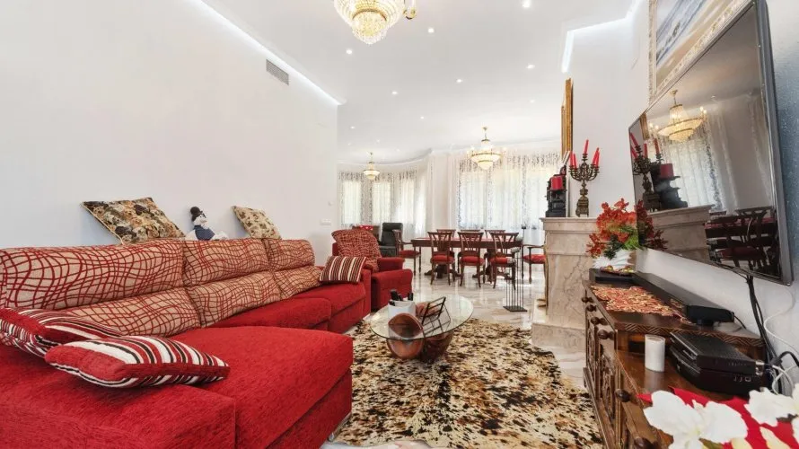 4 bedrooms villa for sale, Campoamor, Spain No. 1398 № 3