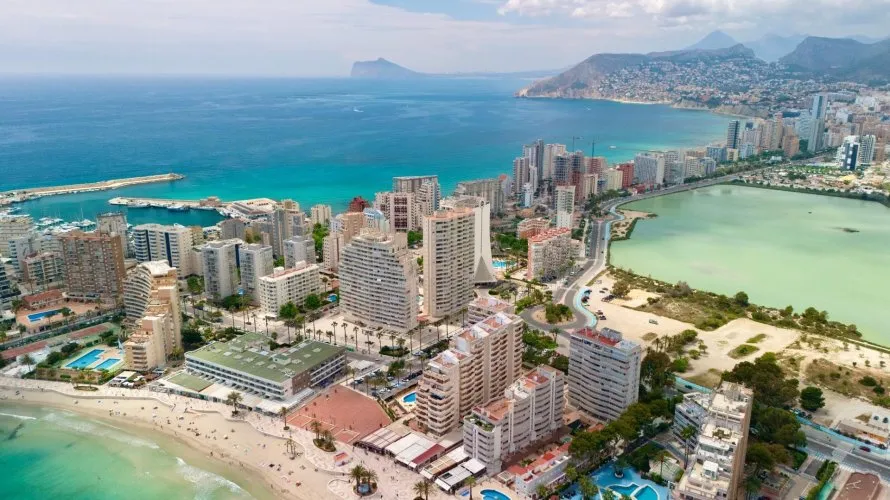3 bedrooms apartment for sale, Calpe, Spain No. 166 № 4