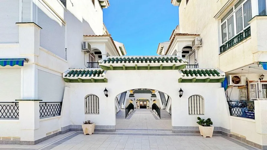 1 bedroom apartment for sale, Torrevieja, Spain No. 1077 № 14