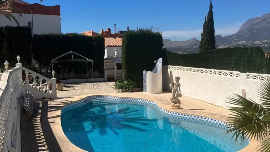 4 bedrooms villa for sale, Albir, Spain No. 610 № 27